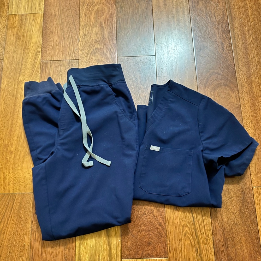 FIGS Scrub Set Navy